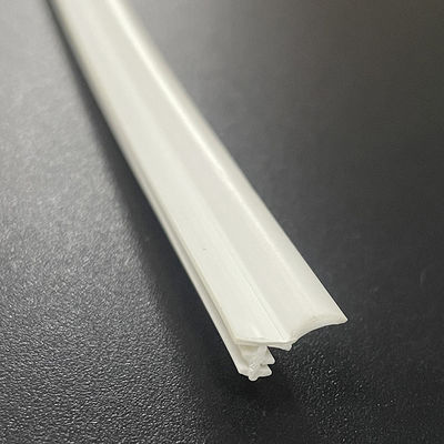 나무로 되는 치마 널 9.7*9.5mm를 위한 ODM 방수 PVC 날씨 벗기는 물개