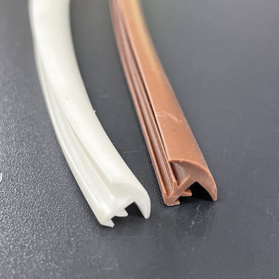 단단한 T 모양 나무로 되는 문 물개 지구 Pvc 날씨 지구 쉬운 임명