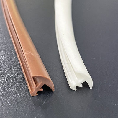 단단한 T 모양 나무로 되는 문 물개 지구 Pvc 날씨 지구 쉬운 임명